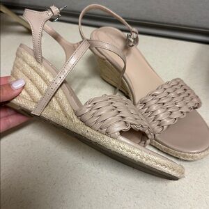 Bandolino Jingle 3 Espadrille Wedge Sandal Size 9.5 in Warm Sand